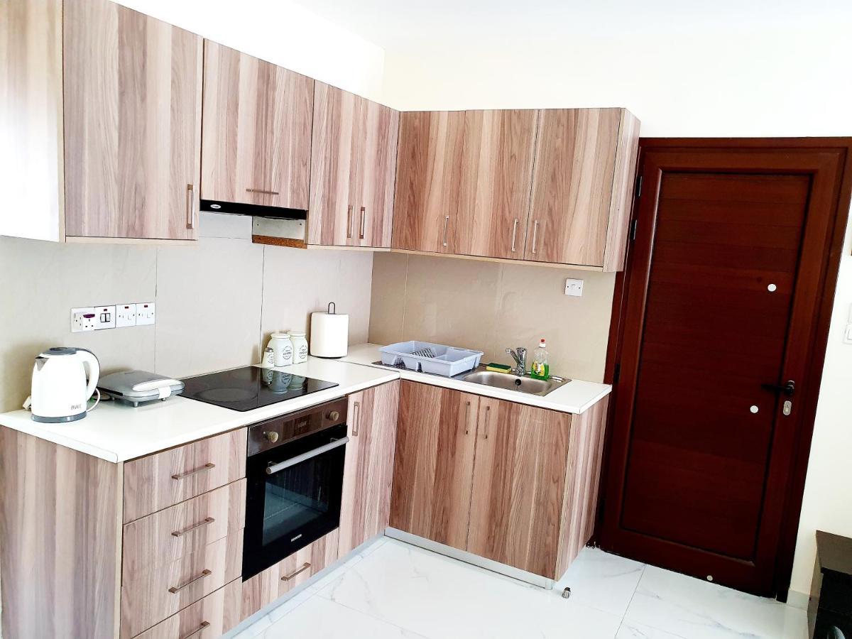2 Bedroom Cozy Apartment Near Tourist Area, 200M From Sea Paphos Exterior photo