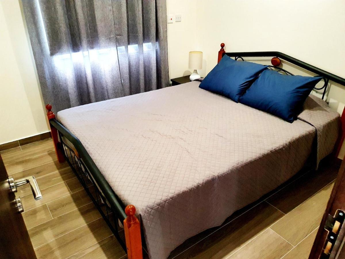 2 Bedroom Cozy Apartment Near Tourist Area, 200M From Sea Paphos Exterior photo